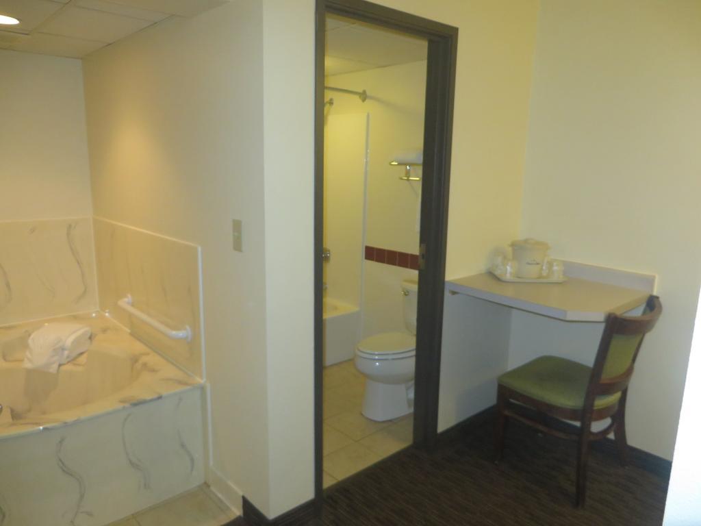 Americinn By Wyndham Rice Lake Esterno foto