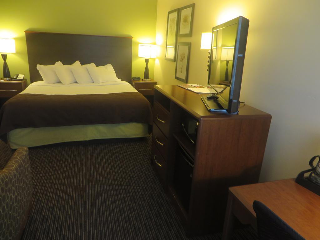 Americinn By Wyndham Rice Lake Esterno foto